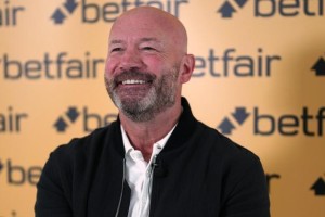 九游体育首页-希勒：卡里克麾下的曼联令人印象深刻；曼城存在太多问题