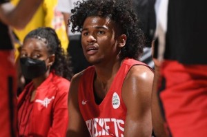 新赛季总经理调查（下）字母最佳防守 斯波最佳教练