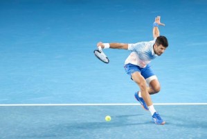 九游-德约“多事之晚”险胜过关 劲敌让路腿伤才是挑战？