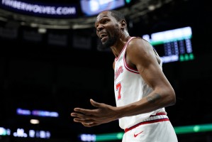 九游-如何应对严密防守？KD：加强对抗&amp;放慢节奏 我拿到球就任我摆布了