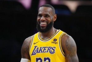 九游体育官网-【再见爱人之詹姆斯】持续低迷，退役的脚步越来越近