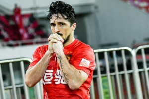 九游体育APP-狠追泰山！洛国富叒露野牛范 你造他有多努力吗？