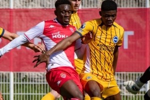 九游体育平台-还是挺猛！巴洛贡伤愈复出，预备队友谊赛半场戴帽